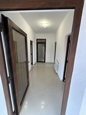 Închiriez spațiu  clădire  birouri clinica  200 mp Strejnicu Prahova - imagine 5