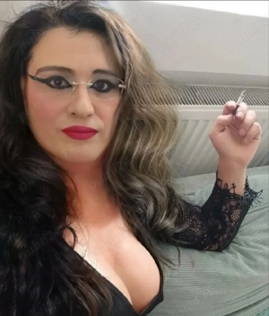 doamna matura 43ani cu 62kg sâni Nr 4 dețin jucării  hemafrodită - imagine 2