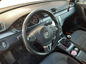 Volkswagen Passat BlueMotion  - imagine 8