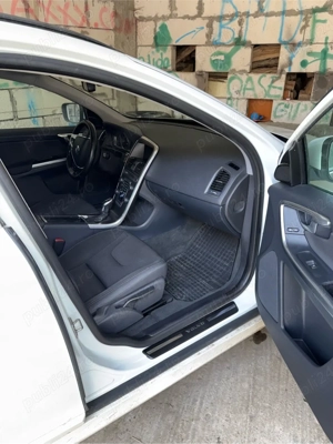 volvo xc 60  - imagine 5