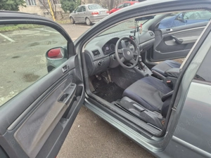 Vând  Volkswagen Golf 5 - imagine 6