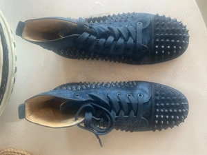 Vând Christian Louboutin