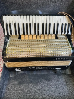 Acordeon Hohner Verdi III M (3), 9 registre, 120 basi