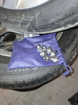 Jante + Anvelope Hyundai 225/60 R17 negociabil - imagine 3