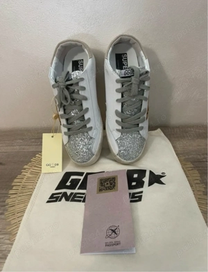 adidasi dama golden goose