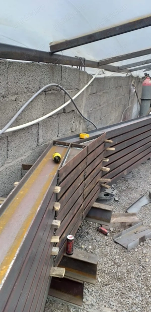 structura metalica din profil ipe pregătită pentru panou Sandwich   