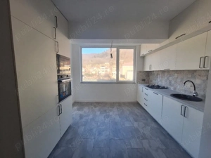 3 Camere zona Zăvoi bloc nou  - imagine 3