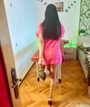 Bruneta sexy , masaj , doar WhatsApp 