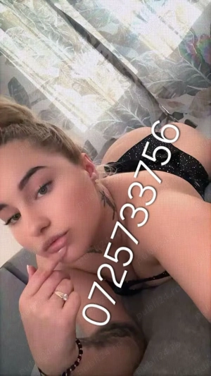 Blonda senzuala !!!!!