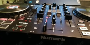 Vând consolă dj Numark Mixtrack Platinum fx 