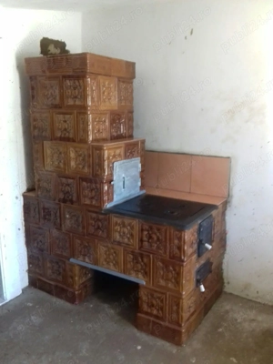 Sobă mare de teracotă cu plită și cuptor