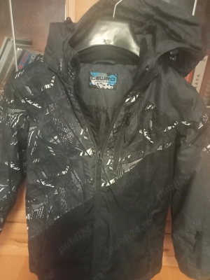 Vând geacă băiat aproape nouă 