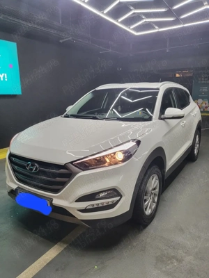 Vind Hyunday Tuscon 2017, 70 000 km ,benzina, stare foarte buna. PRIMA INMATRICULARE 22.01.2018 - imagine 5