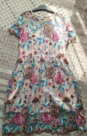  Rochie NOUA elegantă cu broderie florală, elegantă și feminină