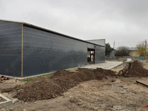 vând orice dimensiune de hala metalica din profil ipe invelita cu panou Sandwich   