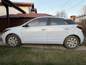 Hyundai i20 an fabricație 2018 - imagine 3