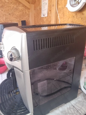 Vand aparat cafea Delonghi Magnifica 