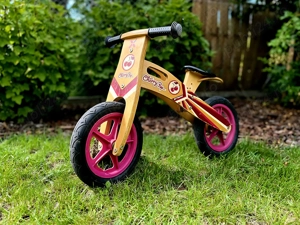 Bicicletă de echilibru din lemn pentru copii