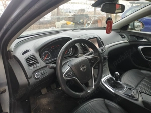 Vând Opel Insignia 