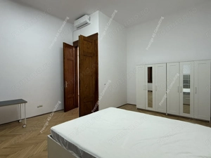 Apartament Patrimonial 150 mp | Balcon cu vedere directa spre Piata Victoriei - imagine 11