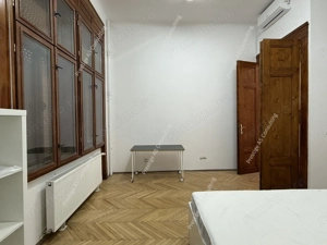 Apartament Patrimonial 150 mp | Balcon cu vedere directa spre Piata Victoriei - imagine 9