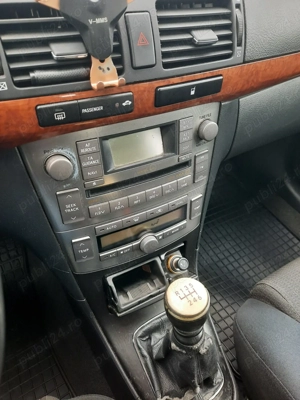 Toyota Avensis masina de familie - imagine 5