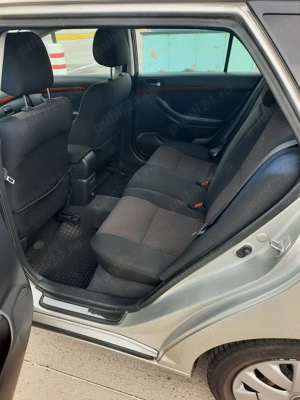 Toyota Avensis masina de familie - imagine 9