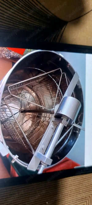 Vînd centrifugă apicolă, Inox