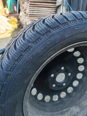 Vând jante tablă cu cauciucuri de iarnă Passat