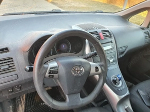 Toyota Auris Hybrid 2011 - imagine 5