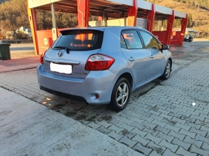 Toyota Auris Hybrid 2011 - imagine 4