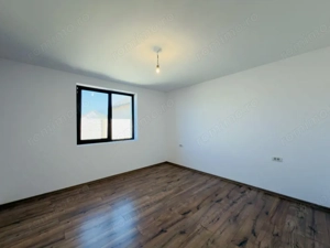 Casa individuala,410mp teren, 83mp utili+20mp terasa, Sanmihaiu Roman  - imagine 5