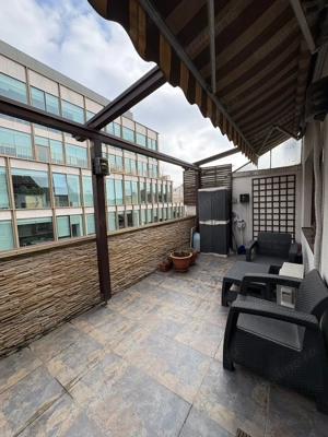 Universitate   Apartament 3 camere, terasă 18 mp, boxă mare 48 mp, mobilat complet