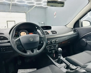 RENAULT MEGANE - imagine 18