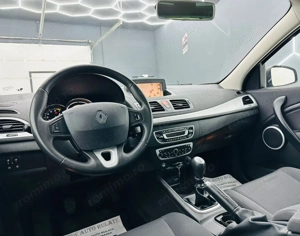 RENAULT MEGANE - imagine 19