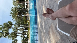 Caut fete ,  cuplu , sunt un tip de treabă resutul vă las să descoperiți  