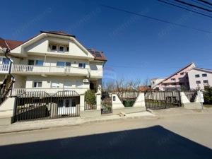 Casă / Vilă 8 camare cartier Beverly Hills Sanmartin