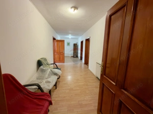 Casă / Vilă 8 camare cartier Beverly Hills Sanmartin - imagine 14