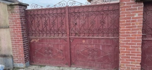 vând porti din Fier!