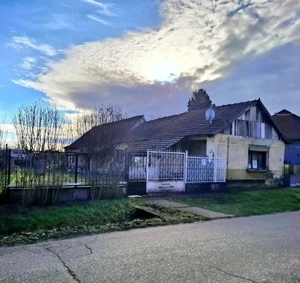 Casa de vanzare langa granita Bors-Oradea