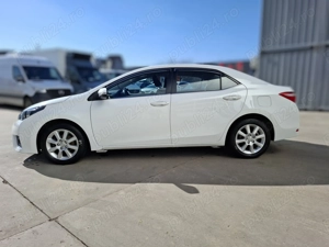 Vand Toyota Corolla cu pilot automat + 2 revizii gratis  - imagine 5
