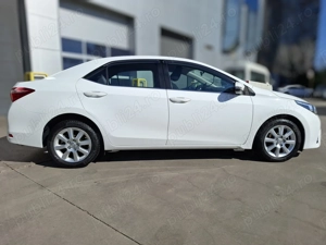 Vand Toyota Corolla cu pilot automat + 2 revizii gratis  - imagine 3