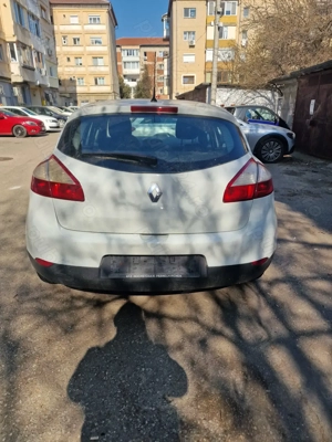 Renault megane 3 1.6 benzina 2009 funcționează perfect 1600 euro pret fixx - imagine 2