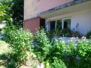 Vand apartament cu 2 camere în Hunedoara, Micro 4, parter . Pret 38000 EUR neg