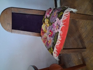 Mobilier- scaun vechi 