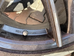 Vind jante pe 19 inchi, cu cauciucuri de vară 