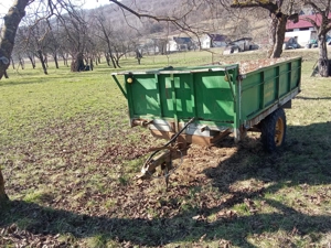 Remorca agricolă basculabila