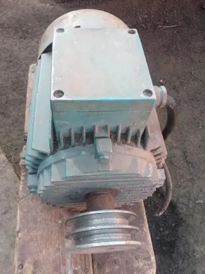 vând motor trifazic  - imagine 3