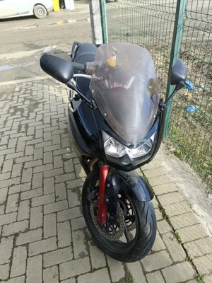 Kawasaki ER6F 650 2006   lovită dreapta   pornește - imagine 2