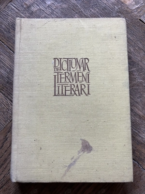 Dictionar de termeni literari - Academia de stiinte sociale si politice a Republicii Socialiste Roma